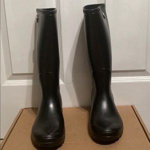 UGG Rainboots